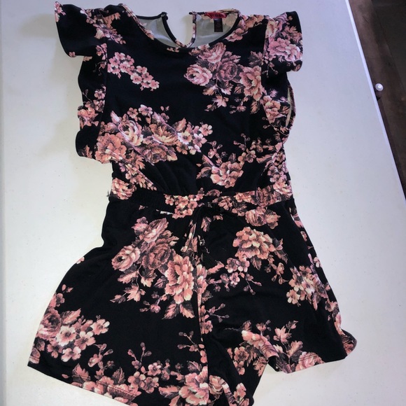 Hot Kiss Other - Women’s size large hot kiss romper outfit Hot Kiss Other - Women’s size large hot kiss romper outfit